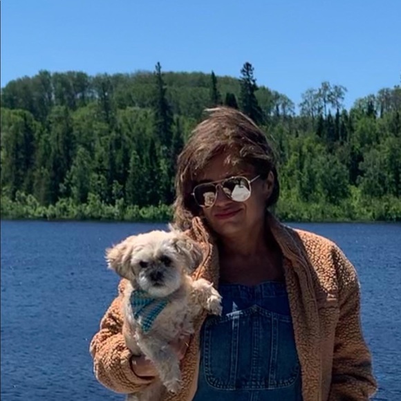 Meet your Posher, Adriane - Picture 1 of 1